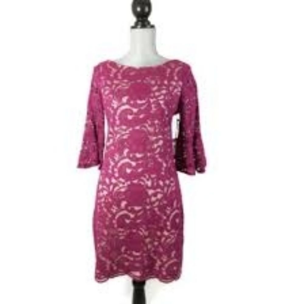 EUC Vince Camuto lace overlay dress w/ bell sleeve